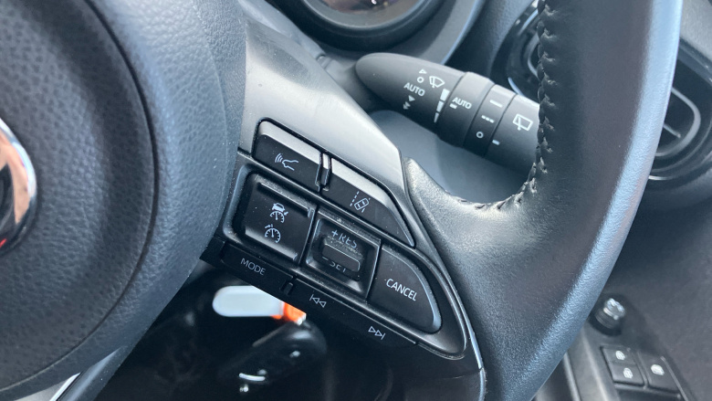 Toyota Yaris 1.5 Hybrid Design 5dr CVT Hybrid Hatchback